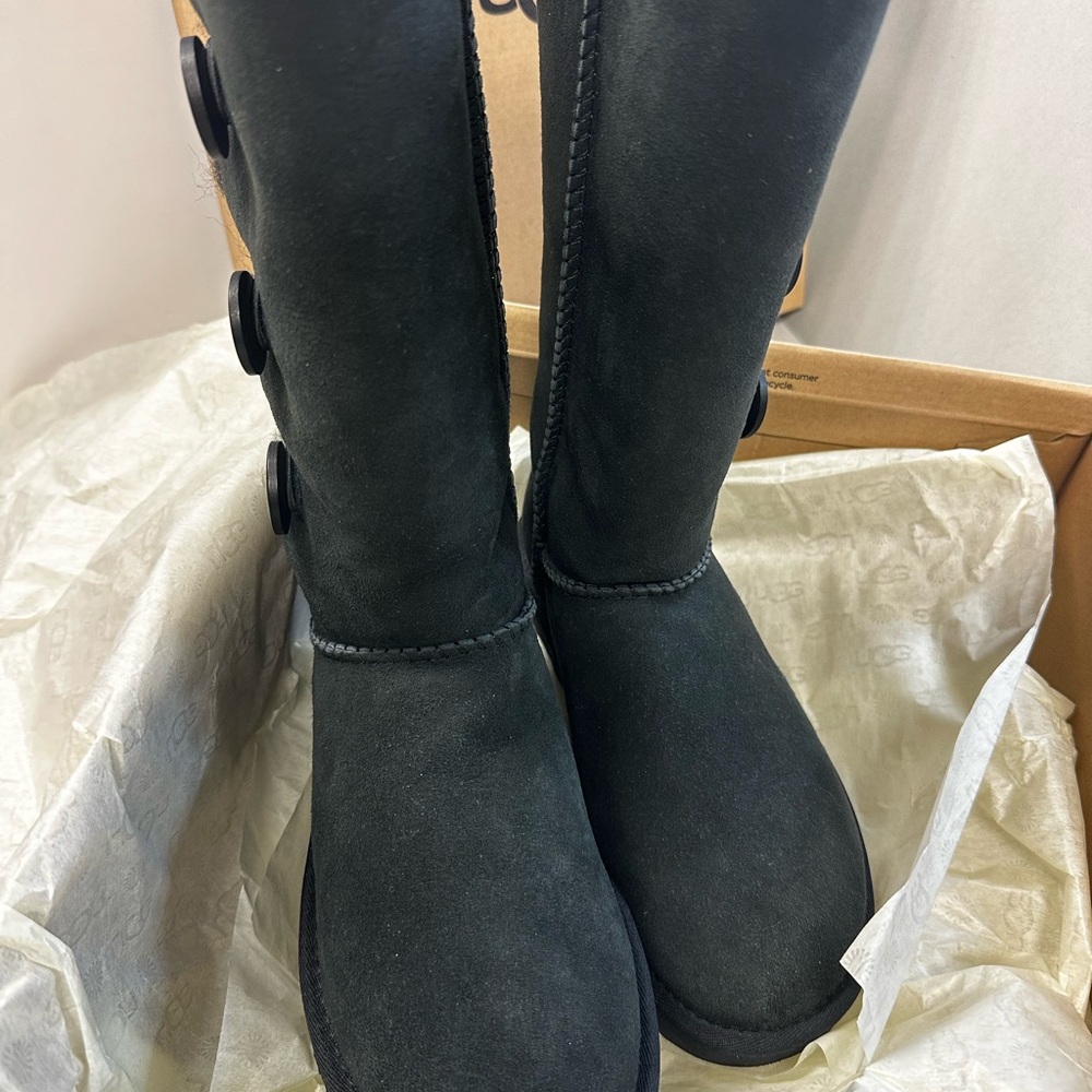 LAST ONE!!!Genuine Ugg Bailey Button Triplet Boots